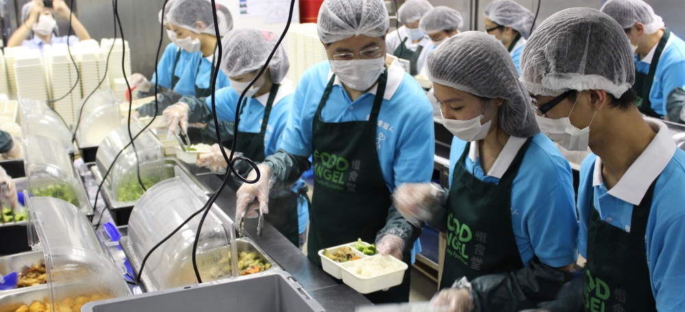 HML volunteers participated in the “A Day with Food Angel” and prepared meals for the ones in need.